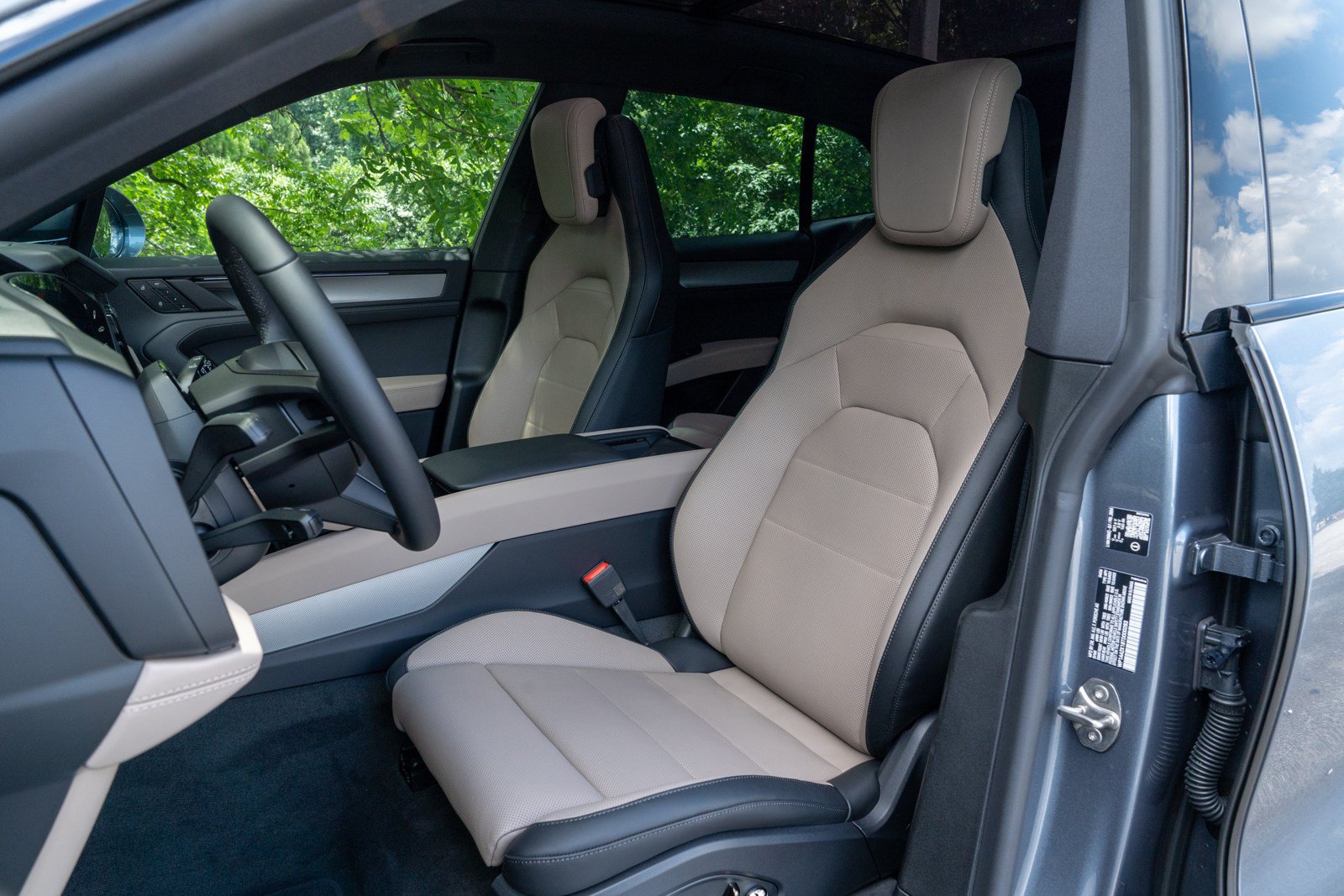 New 2026 Porsche Cayenne Coupe AWD/4WD image 5
