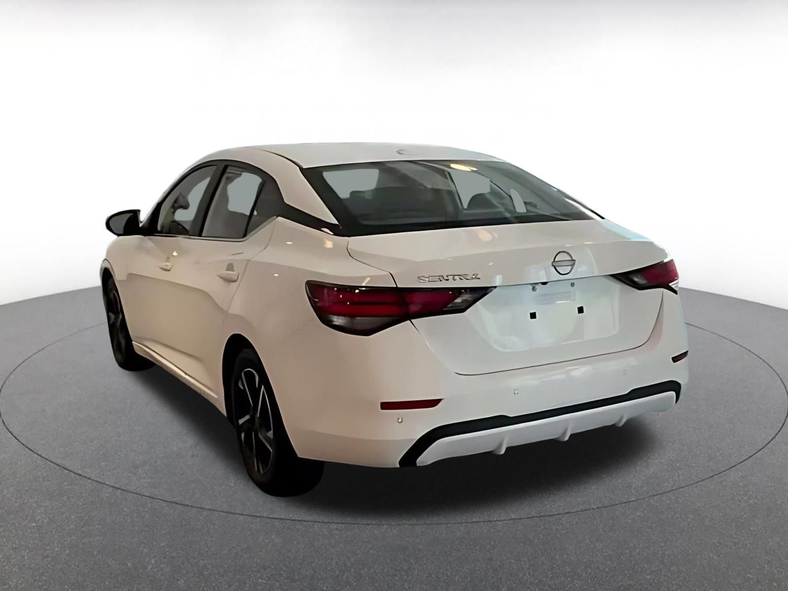 Used 2025 Nissan Sentra SV FWD image 9