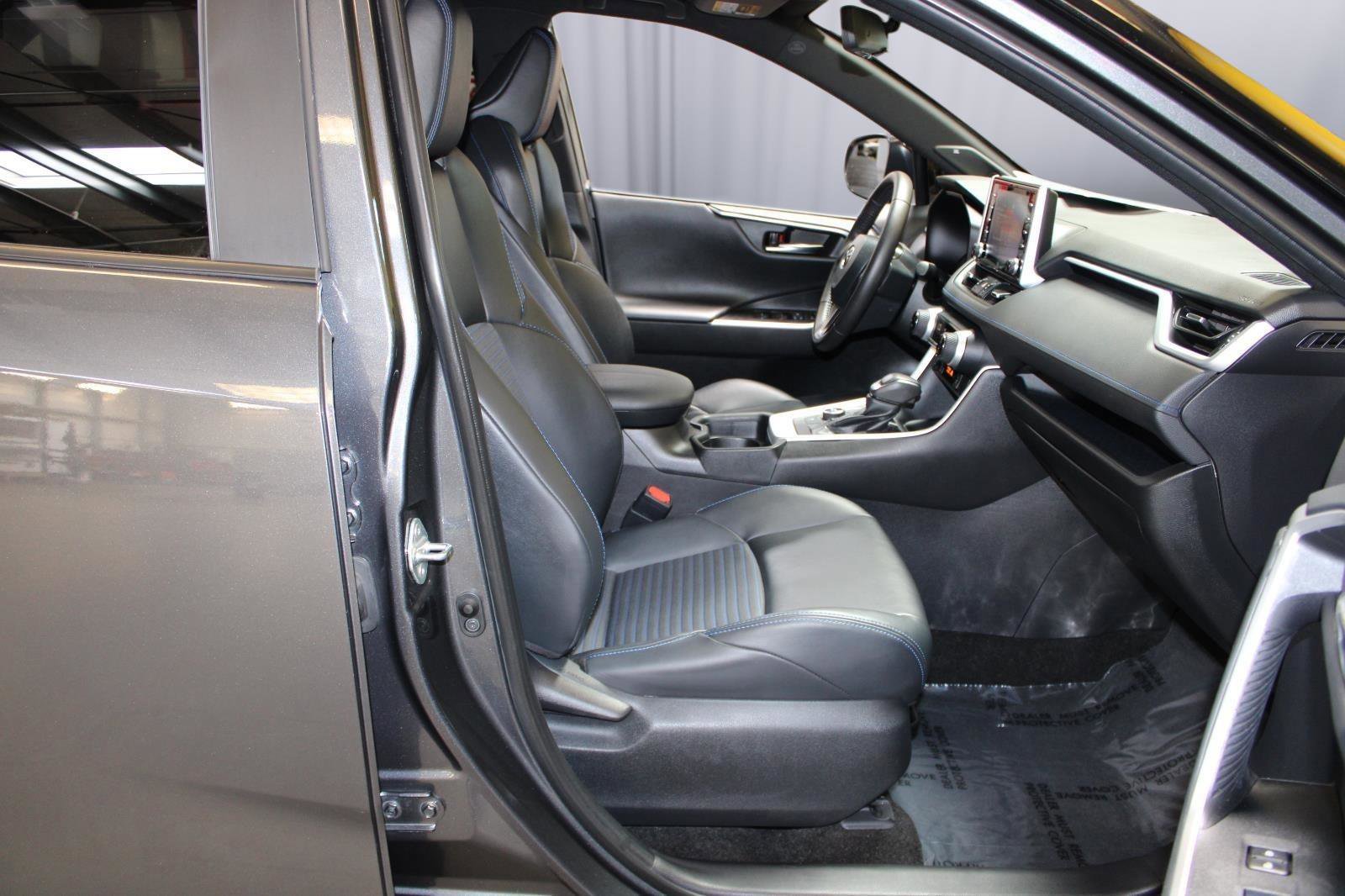 Used 2020 Toyota RAV4 XSE AWD/4WD image 39