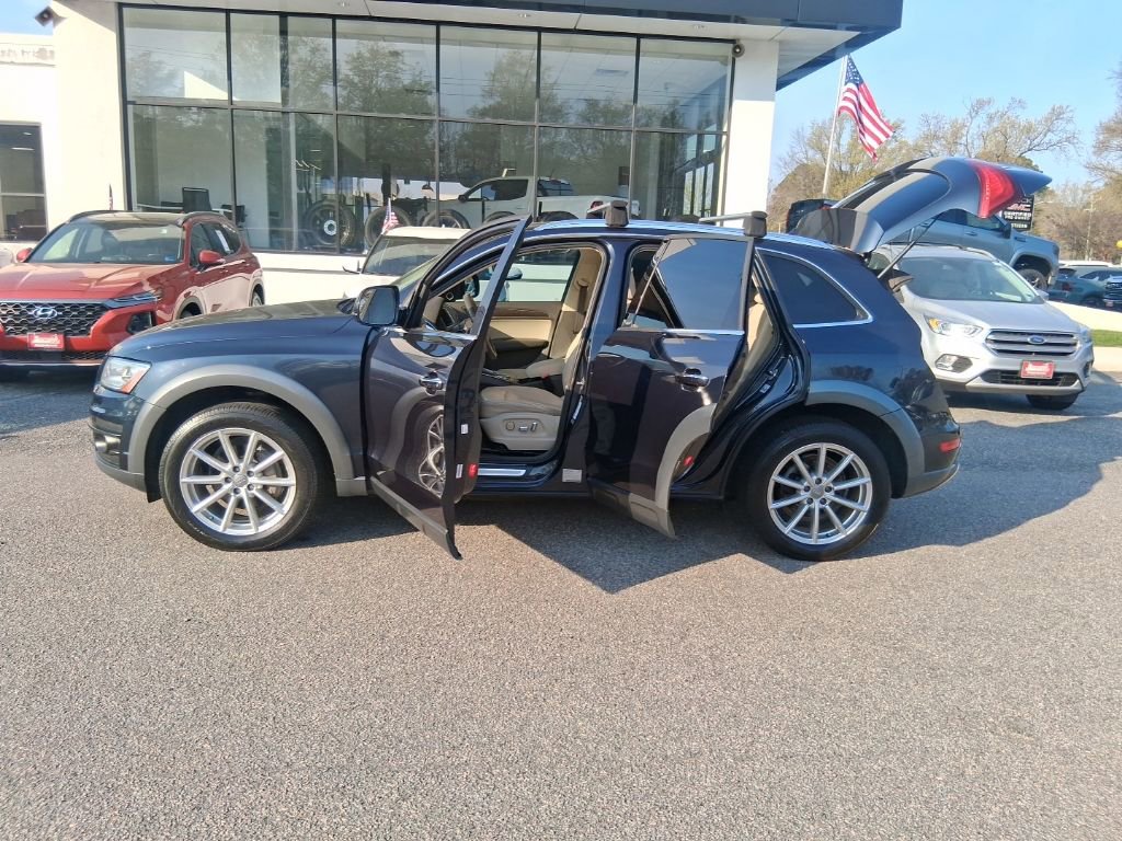 Used 2017 Audi Q5 2.0T Premium Plus w/ Technology Package image 30