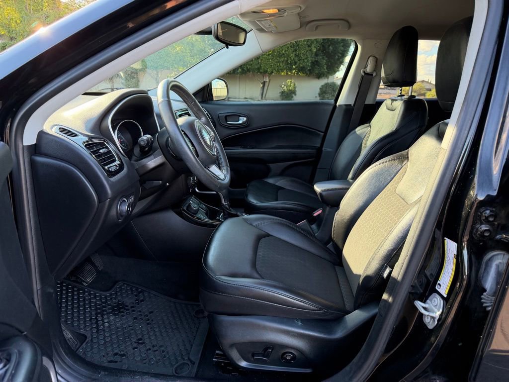 Used 2018 Jeep Compass Latitude image 19