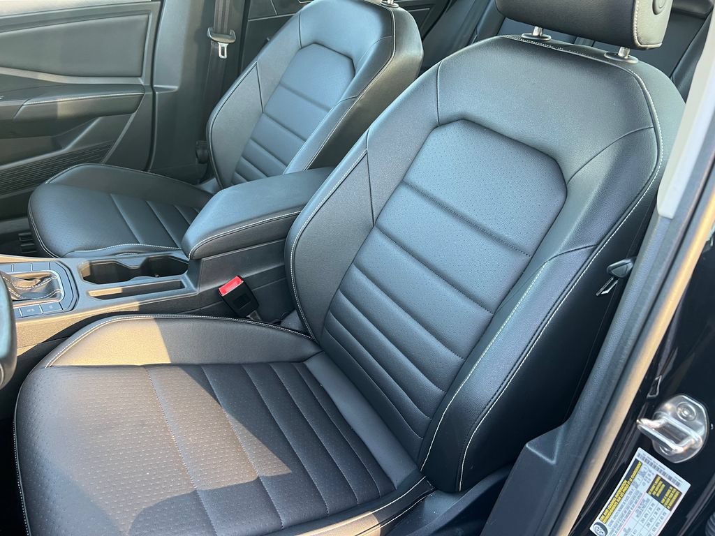 Used 2024 Volkswagen Jetta SE FWD image 11
