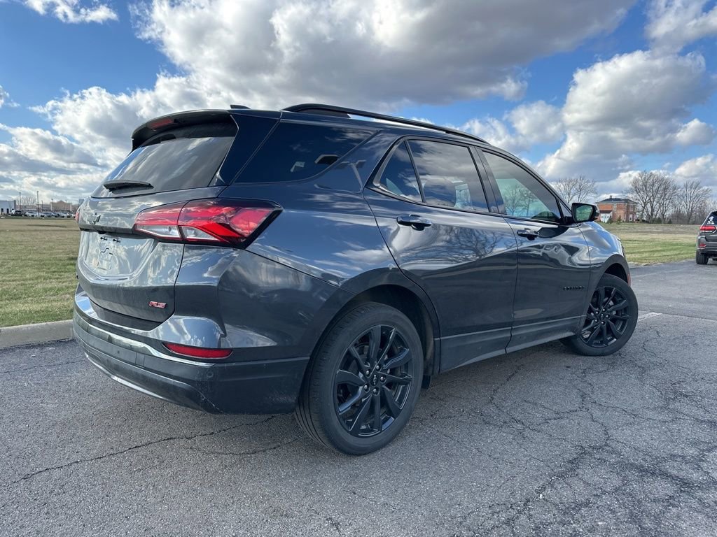 Used 2022 Chevrolet Equinox RS w/ Infotainment Package image 12