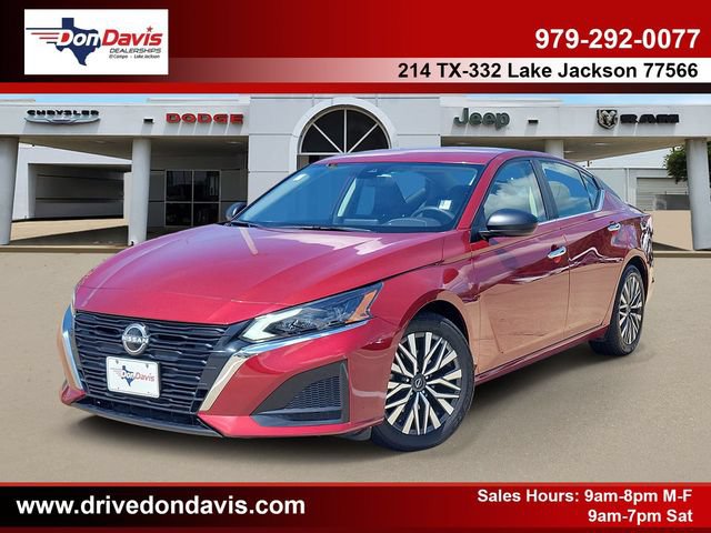 Used 2025 Nissan Altima 2.5 SV FWD image 1