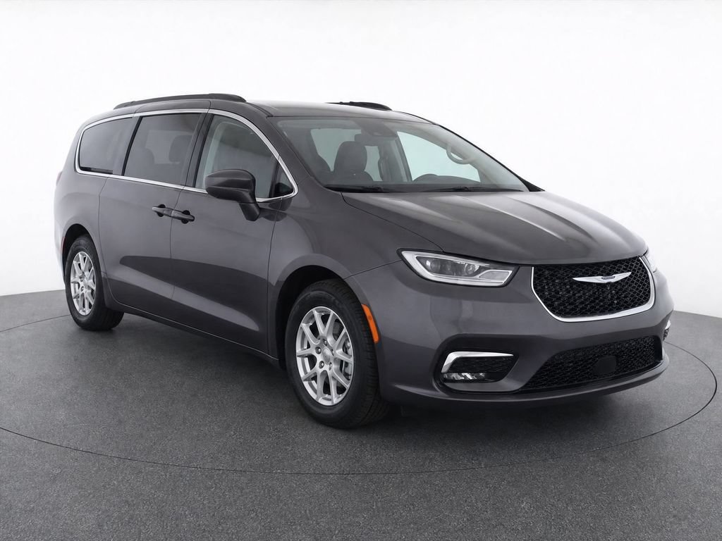 Used 2022 Chrysler Pacifica Touring-L FWD image 2