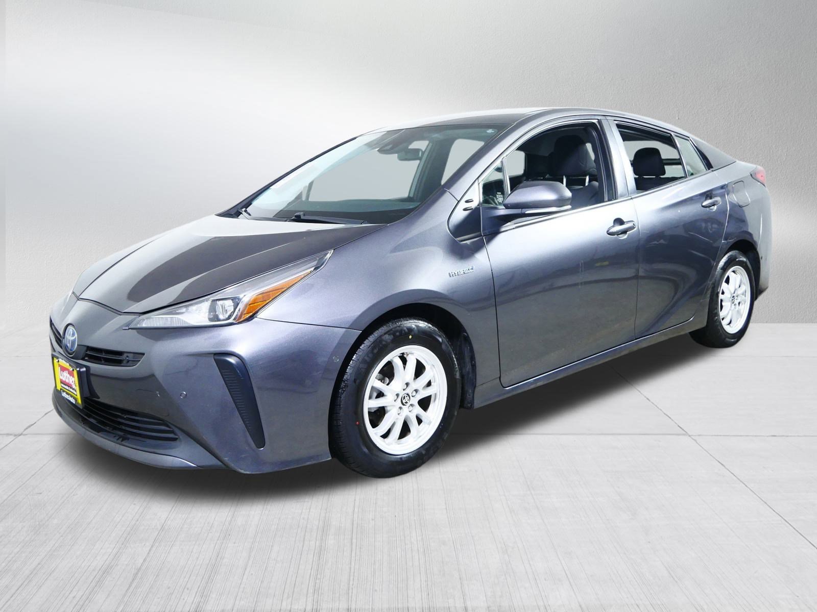 Used 2022 Toyota Prius LE image 3