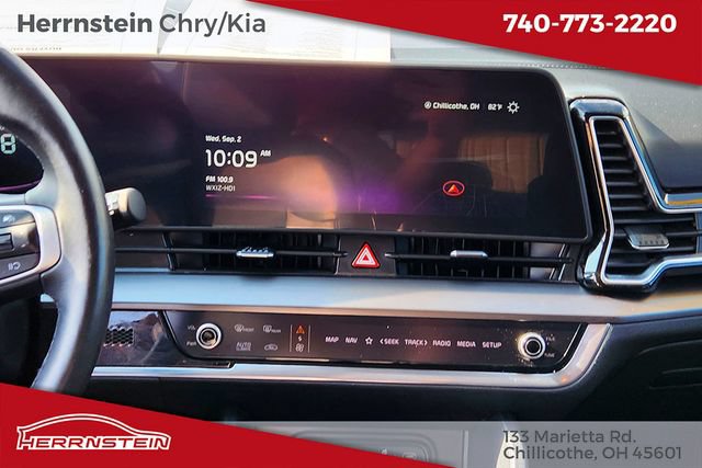 Used 2023 Kia Sportage EX AWD/4WD image 9