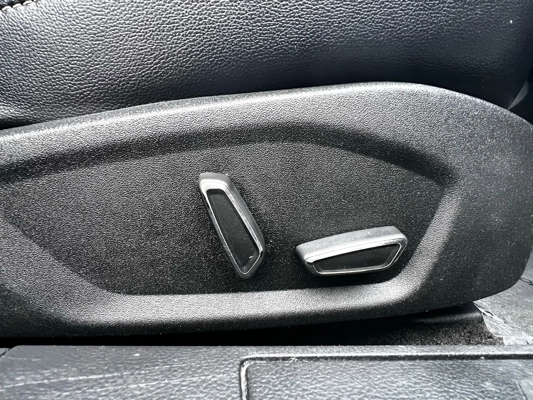 Used 2018 Ford Fusion SE w/ Equipment Group 201A image 26