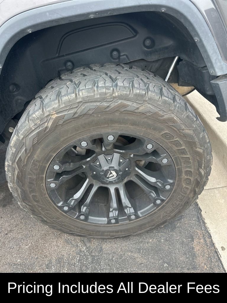 Used 2018 Jeep Wrangler Unlimited Sahara AWD/4WD image 11