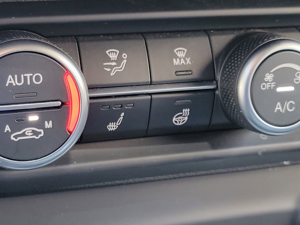 Used 2024 Alfa Romeo Stelvio Sprint image 13