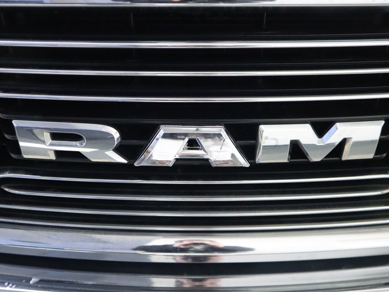 Used 2017 RAM 2500 Limited image 18