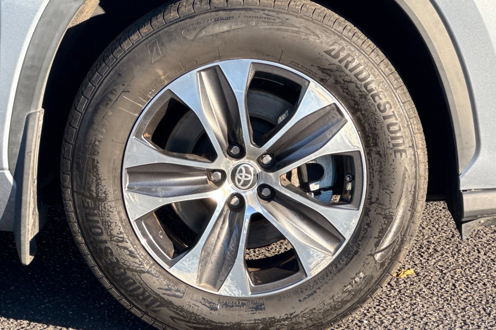 Used 2022 Toyota Highlander XLE image 11