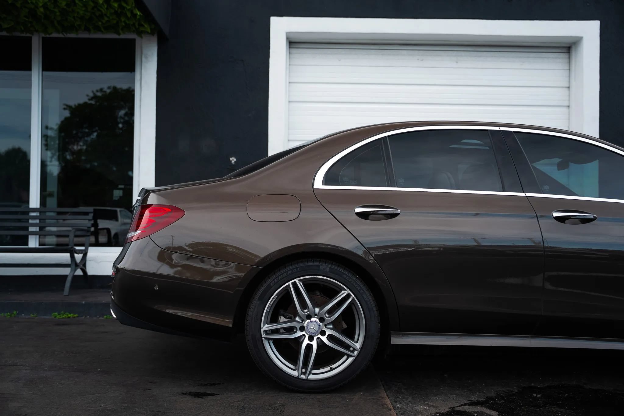 Used 2017 Mercedes-Benz E 300 4MATIC image 8