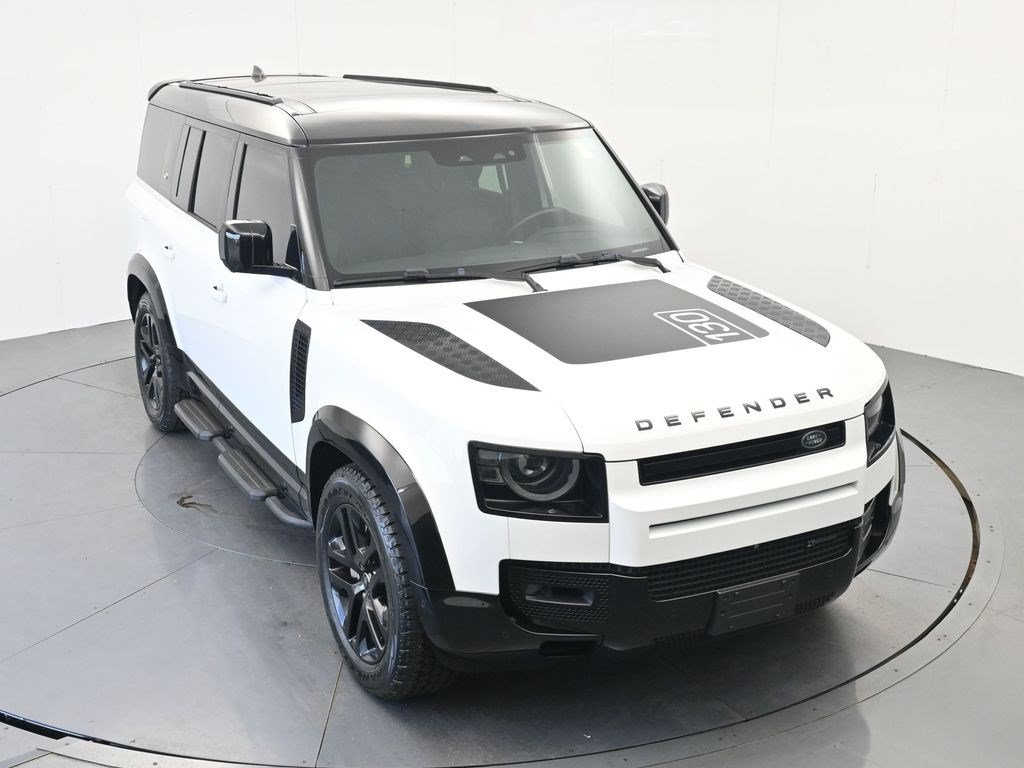 Used 2023 Land Rover Defender 130 X-Dynamic SE AWD/4WD image 19