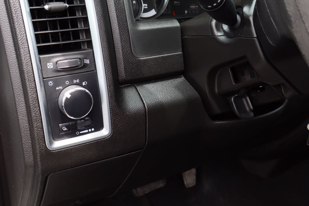 Used 2022 RAM 1500 Classic SLT w/ Electronics Group AWD/4WD image 12