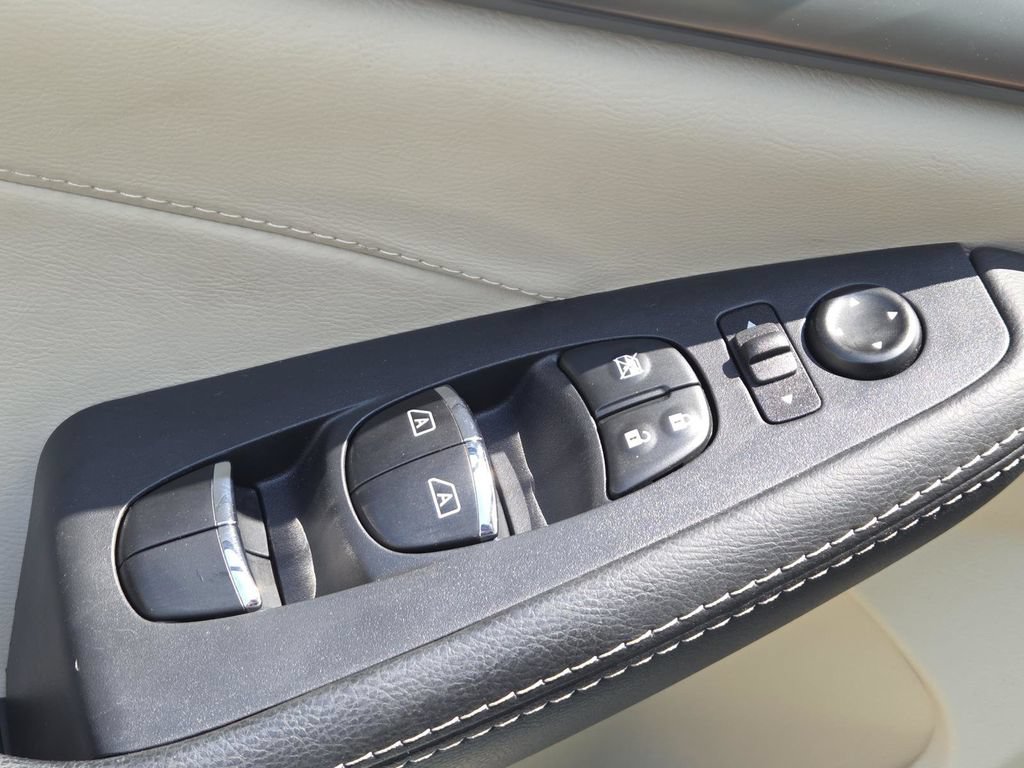 Used 2023 Nissan Maxima SV w/ Floor Mat Group FWD image 23