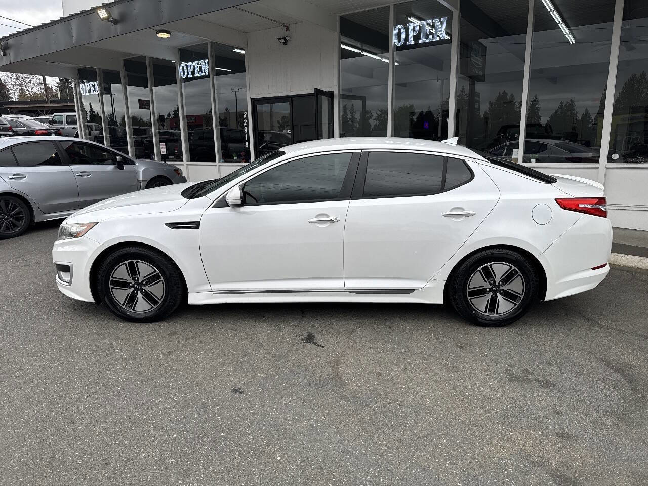 Used 2012 Kia Optima Hybrid w/ Hybrid Convenience Pkg FWD image 3