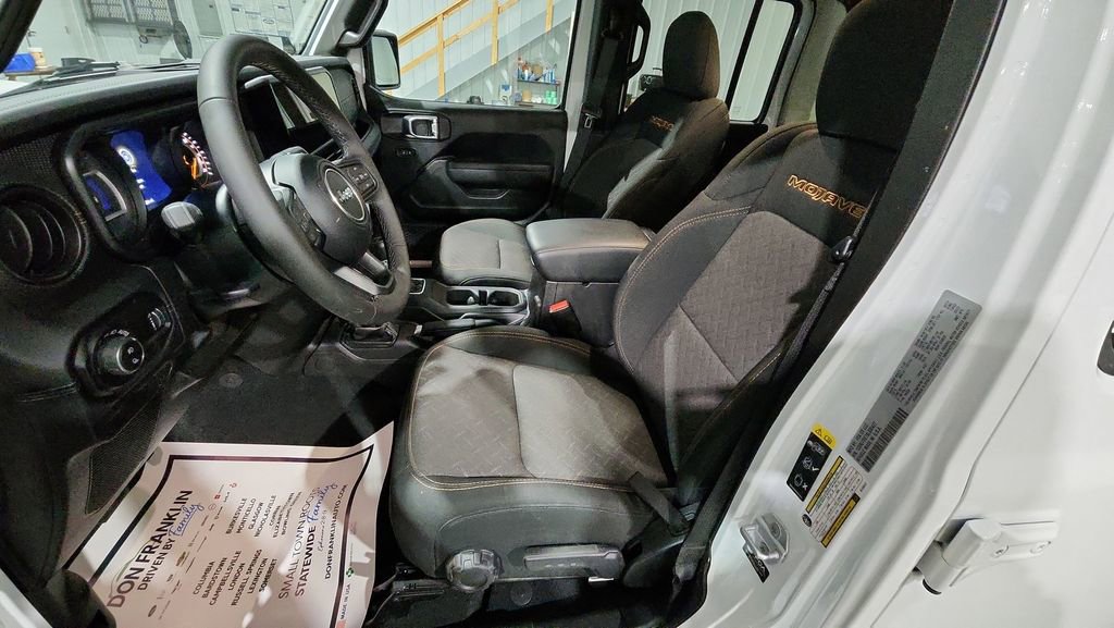 Used 2025 Jeep Gladiator Mojave image 15