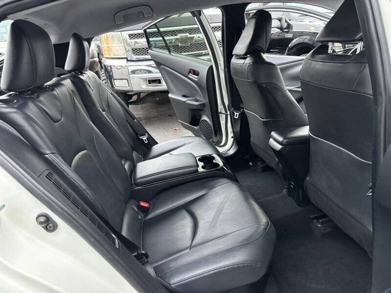Used 2019 Toyota Prius Prime Premium w/ Carpet Mat Package FWD image 9