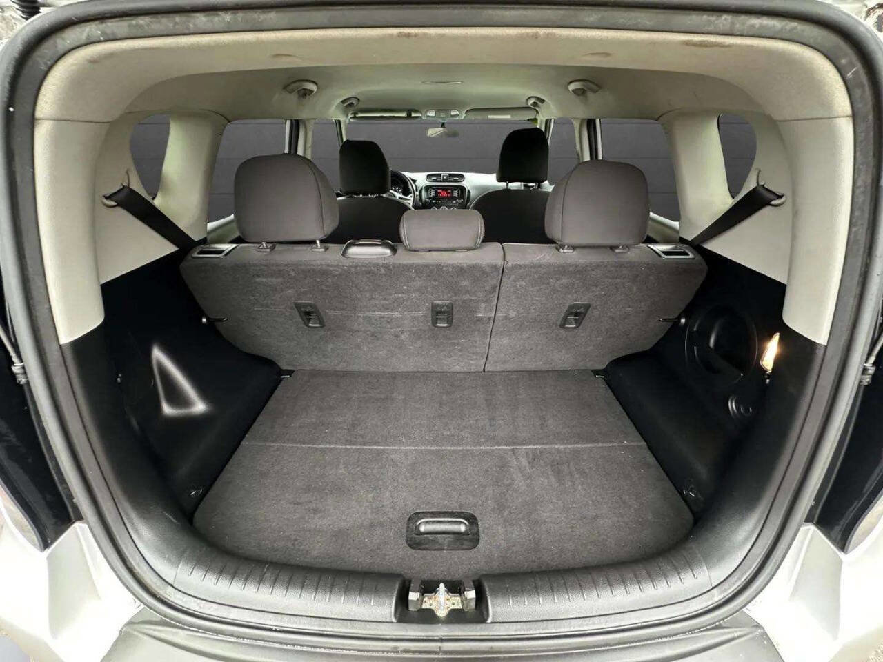 Used 2014 Kia Soul Base 4dr Crossover 6M image 18