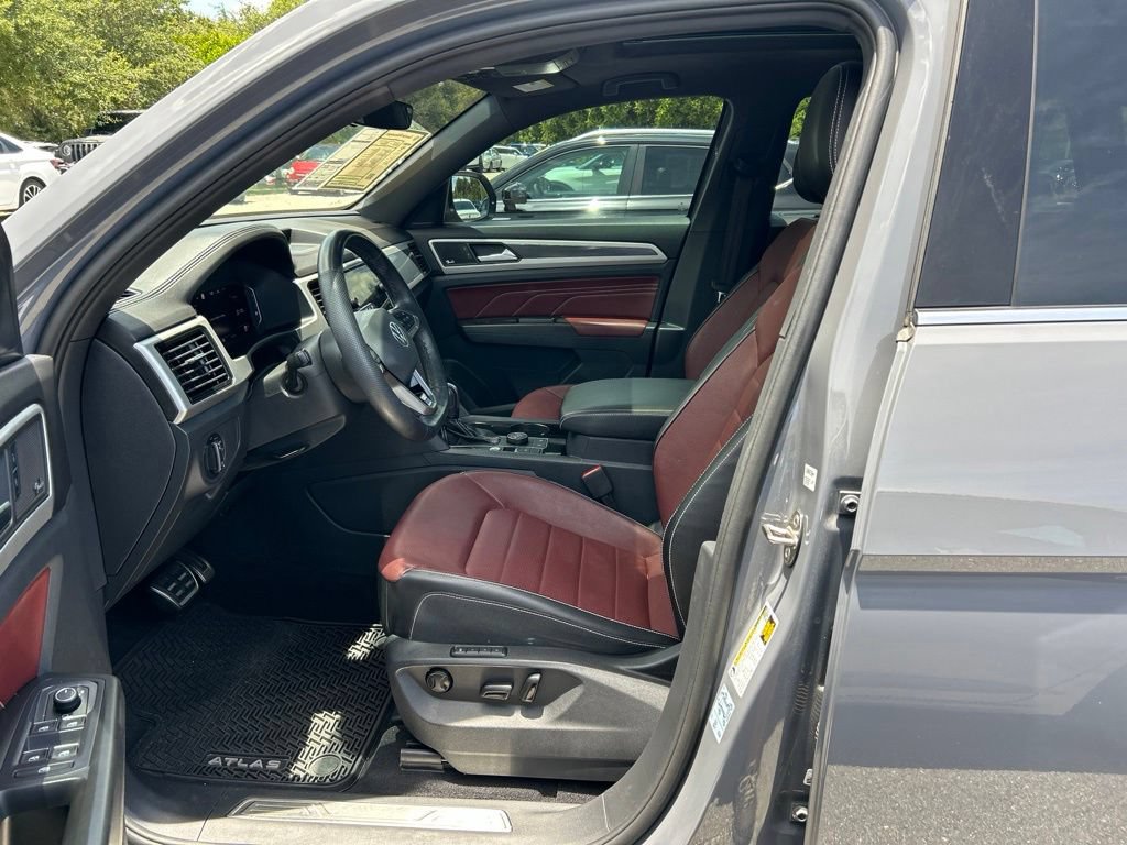 Used 2022 Volkswagen Atlas Cross Sport SEL Premium R-Line AWD/4WD image 15