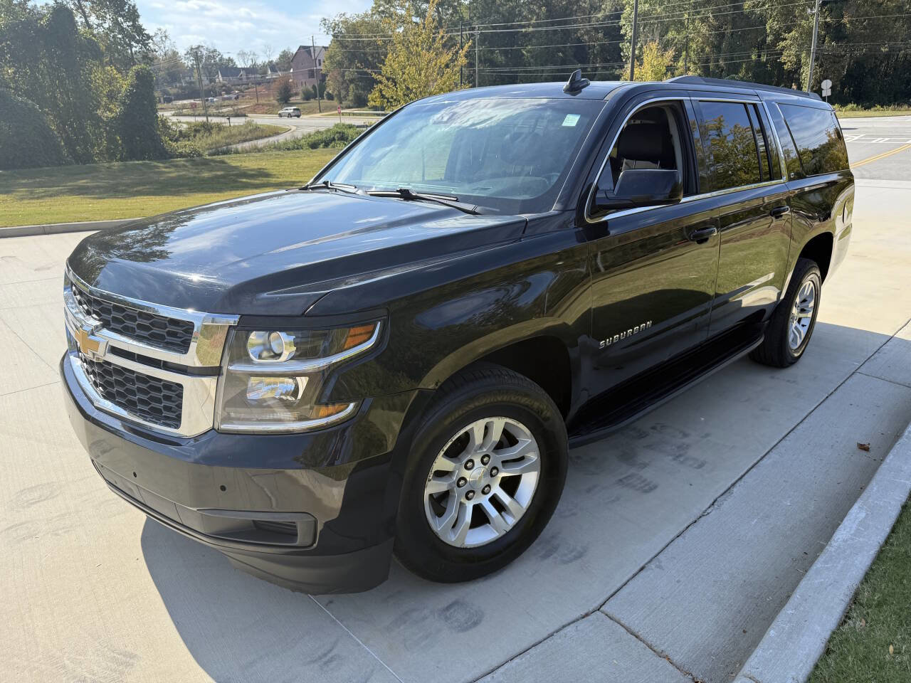 Used 2018 Chevrolet Suburban LT AWD/4WD image 2