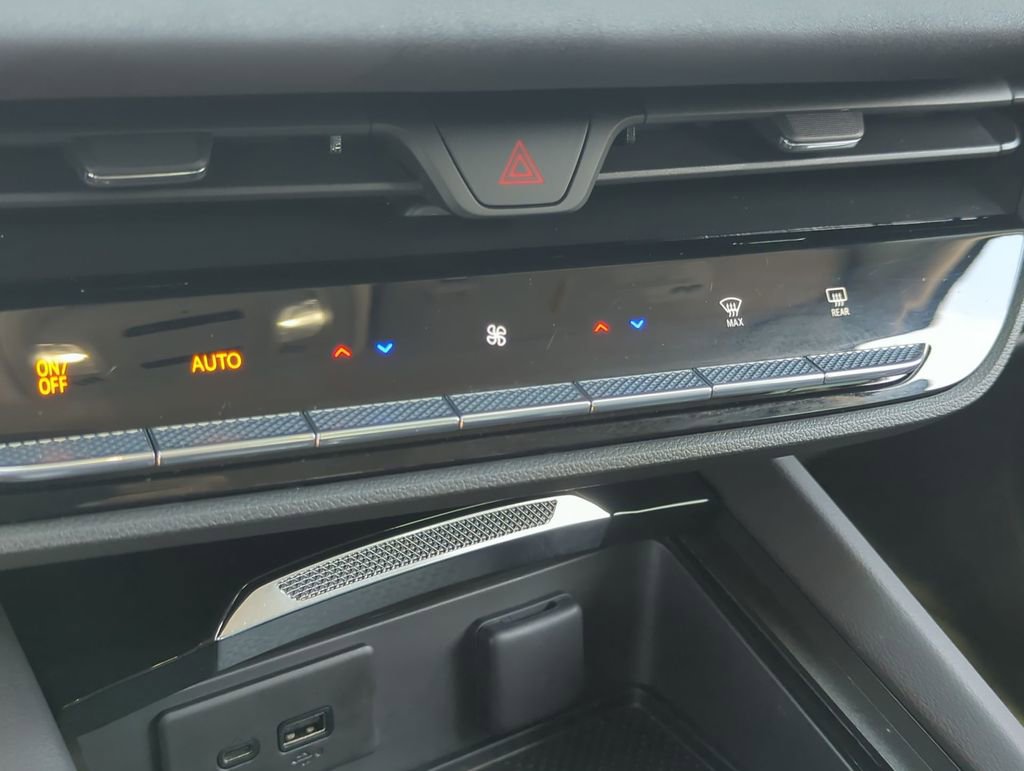 Used 2025 Buick Envision Sport Touring image 18