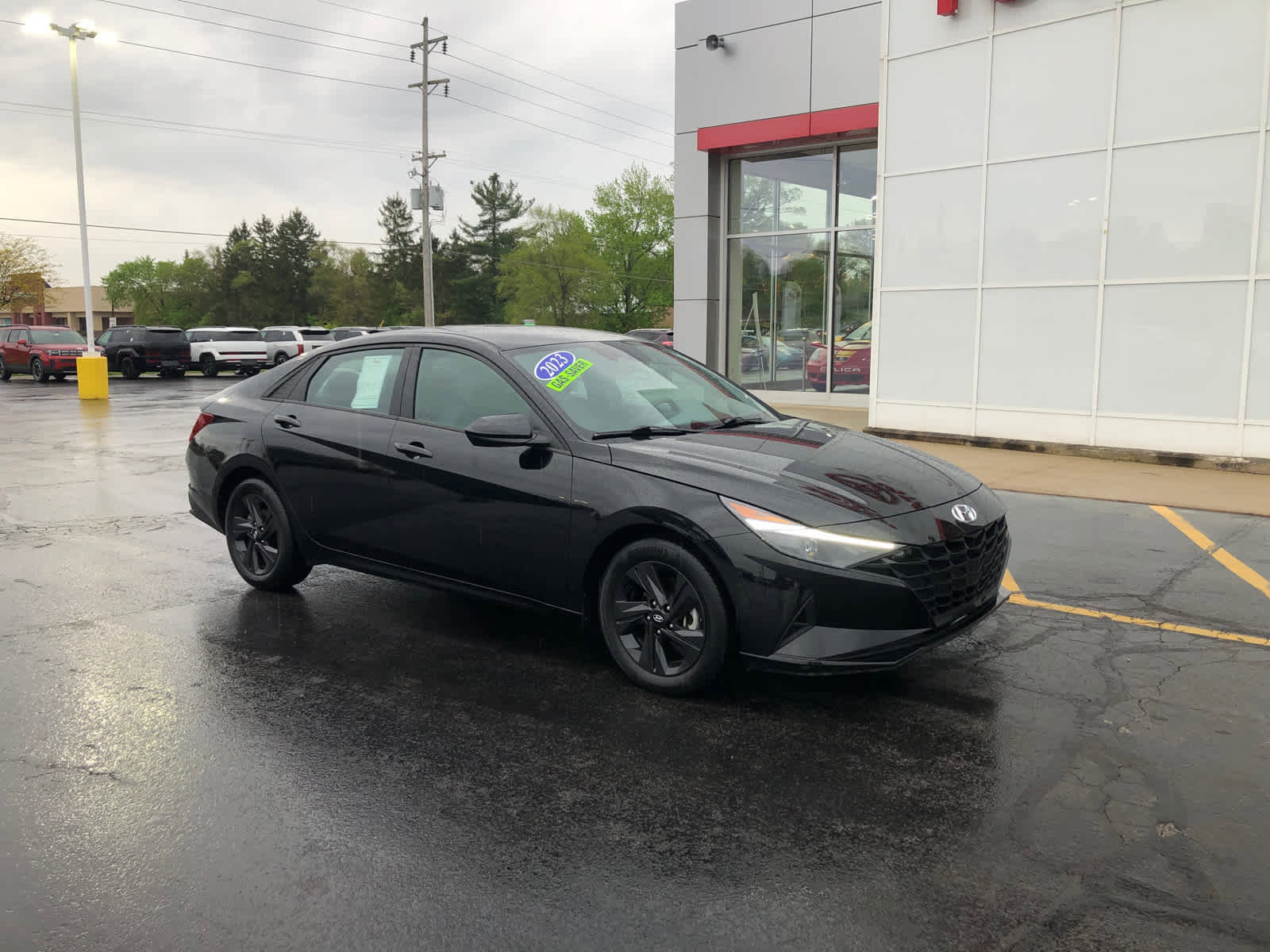 Used 2023 Hyundai Elantra SEL w/ Cargo Package FWD video 2