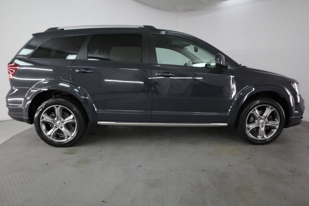 Used 2018 Dodge Journey Crossroad w/ Nav & Sun Group AWD/4WD image 5