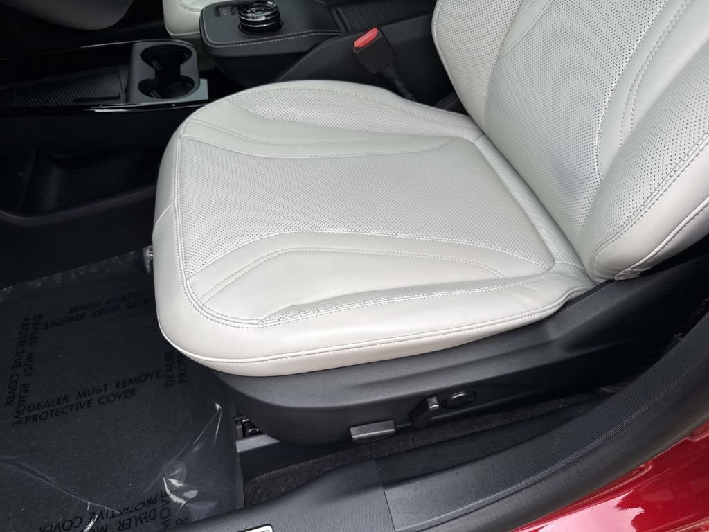 Used 2022 Ford Mustang Mach-E Premium AWD/4WD image 31