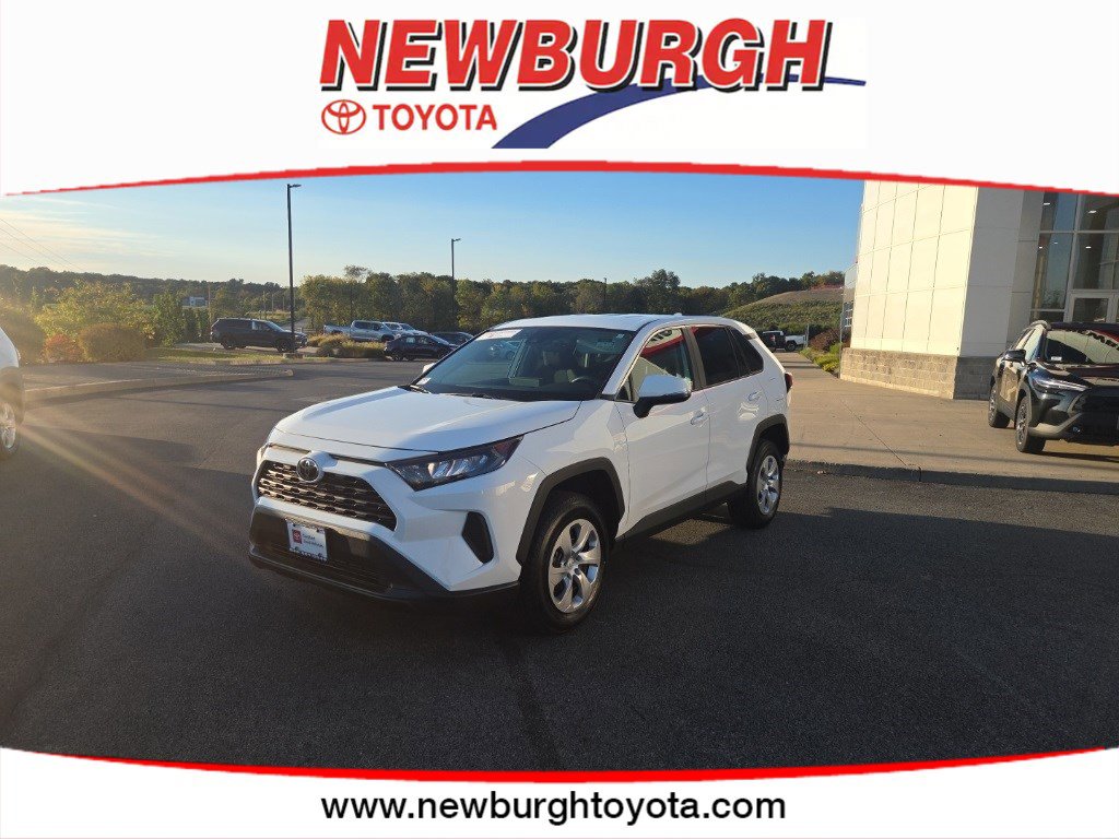 Certified 2022 Toyota RAV4 LE image 1