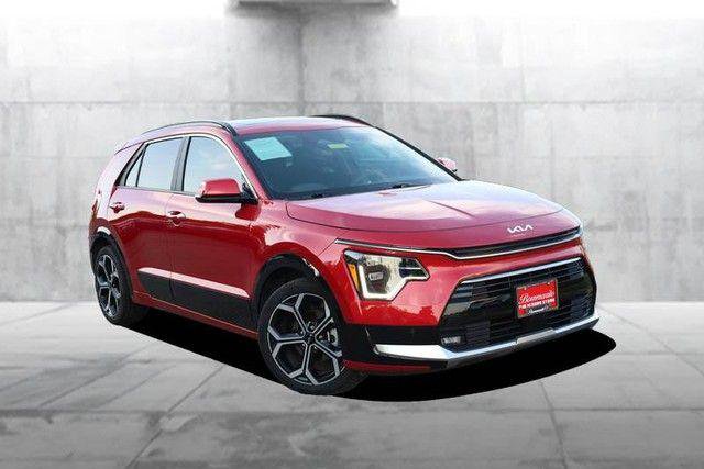 Used 2024 Kia Niro SX Touring FWD image 2