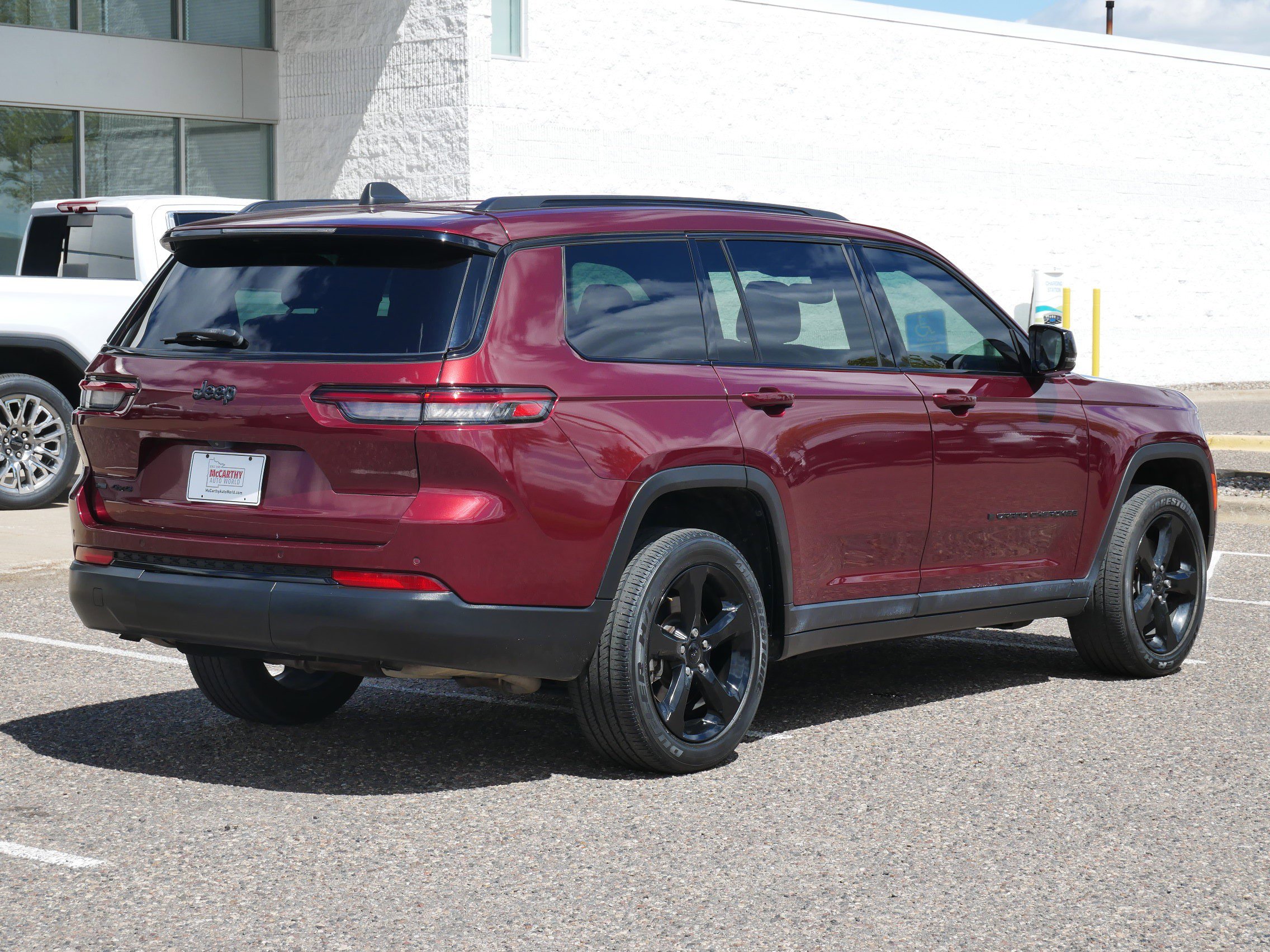 Used 2022 Jeep Grand Cherokee L Laredo AWD/4WD image 3