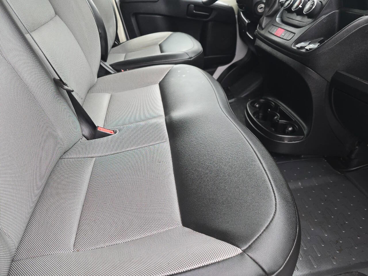 Used 2021 RAM ProMaster 1500 image 20