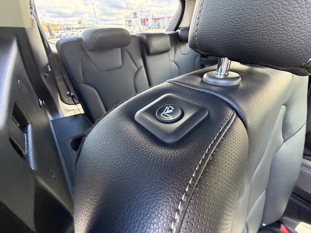 Used 2022 Kia Telluride EX w/ EX Premium Package AWD/4WD image 39