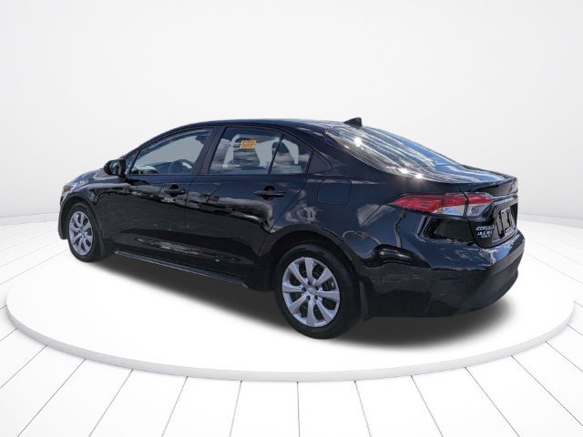 Used 2025 Toyota Corolla LE FWD image 5