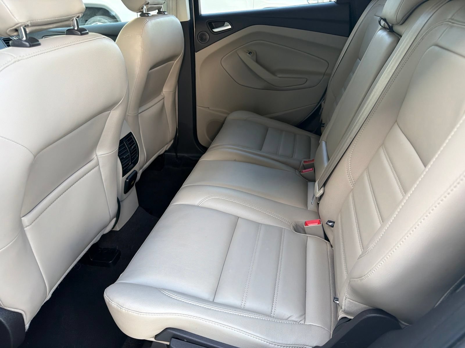Used 2018 Ford Escape Titanium w/ Ford Safe & Smart Package AWD/4WD image 9