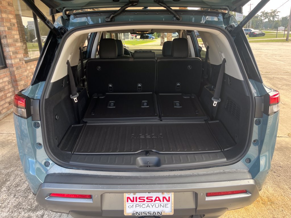 New 2026 Nissan Pathfinder Platinum AWD/4WD image 35