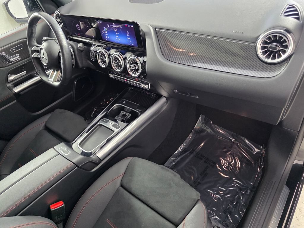 Certified 2025 Mercedes-Benz GLA 35 AMG 4MATIC image 27