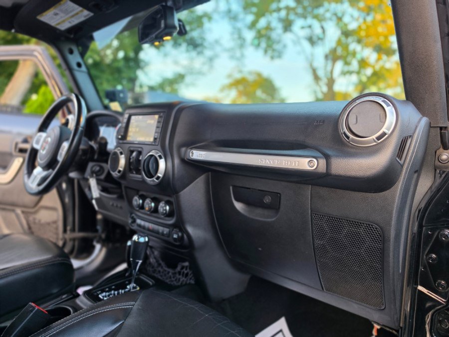 Used 2016 Jeep Wrangler Unlimited Rubicon AWD/4WD image 33
