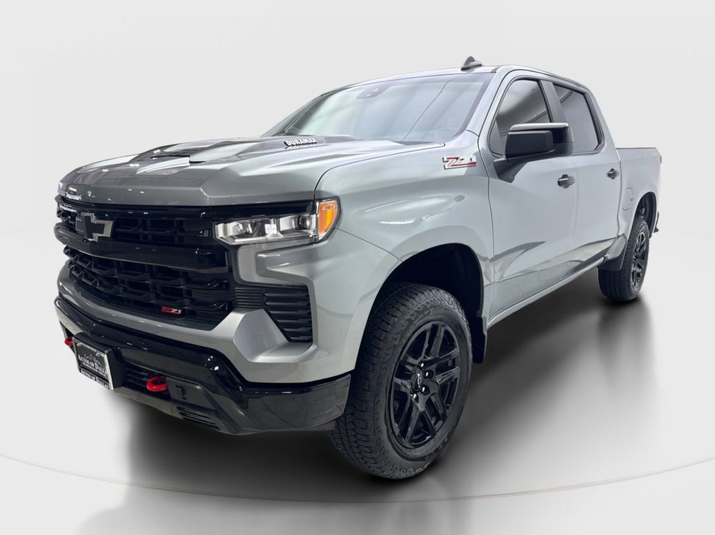 Used 2025 Chevrolet Silverado 1500 LT Trail Boss w/ Convenience Package II image 2