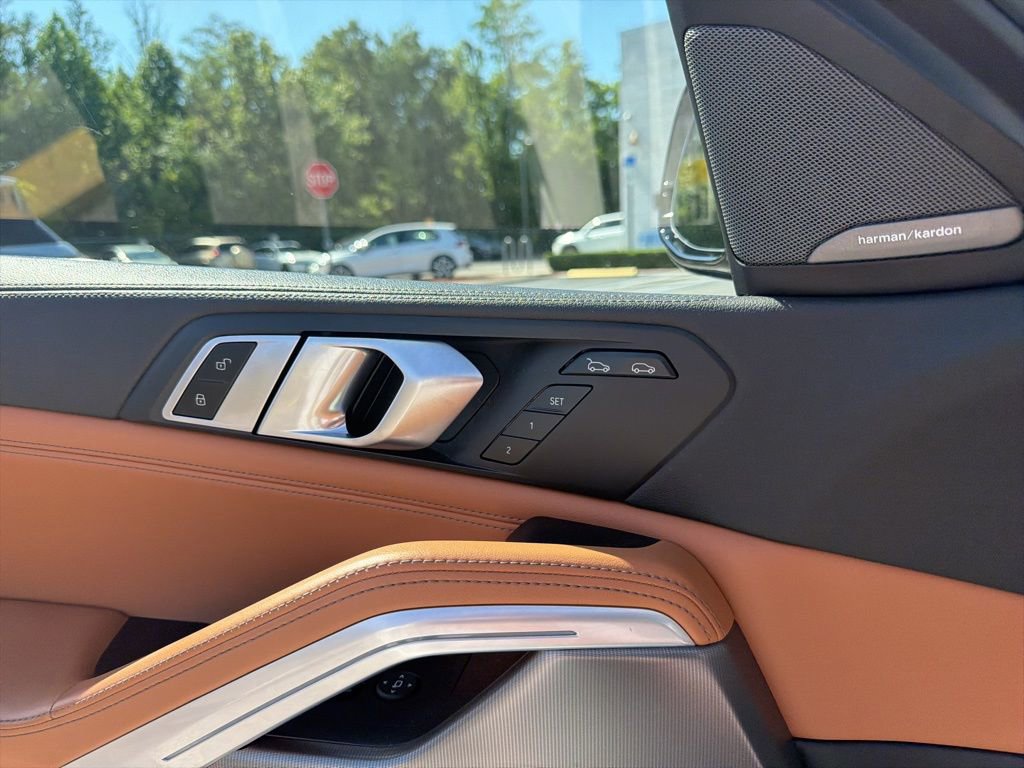 Used 2023 BMW X6 xDrive40i w/ Executive Package AWD/4WD image 14