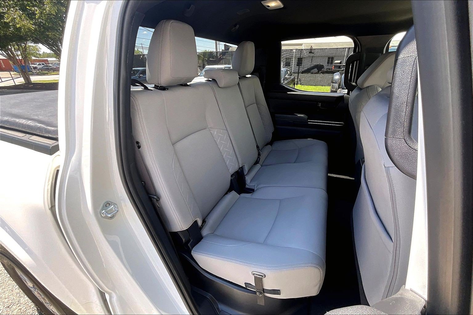 Used 2024 Toyota Tacoma SR5 AWD/4WD image 31