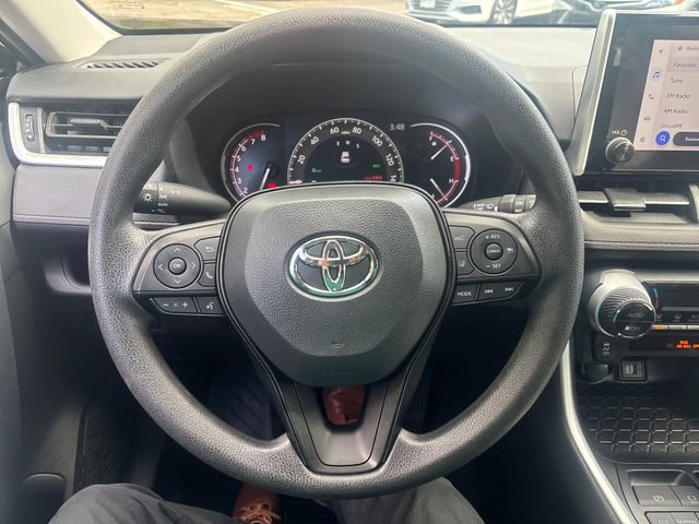 Used 2025 Toyota RAV4 XLE AWD/4WD image 36