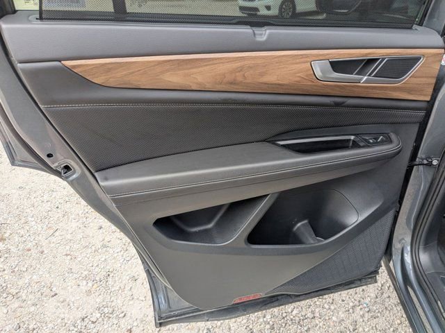 Used 2025 Volkswagen Atlas SE image 25