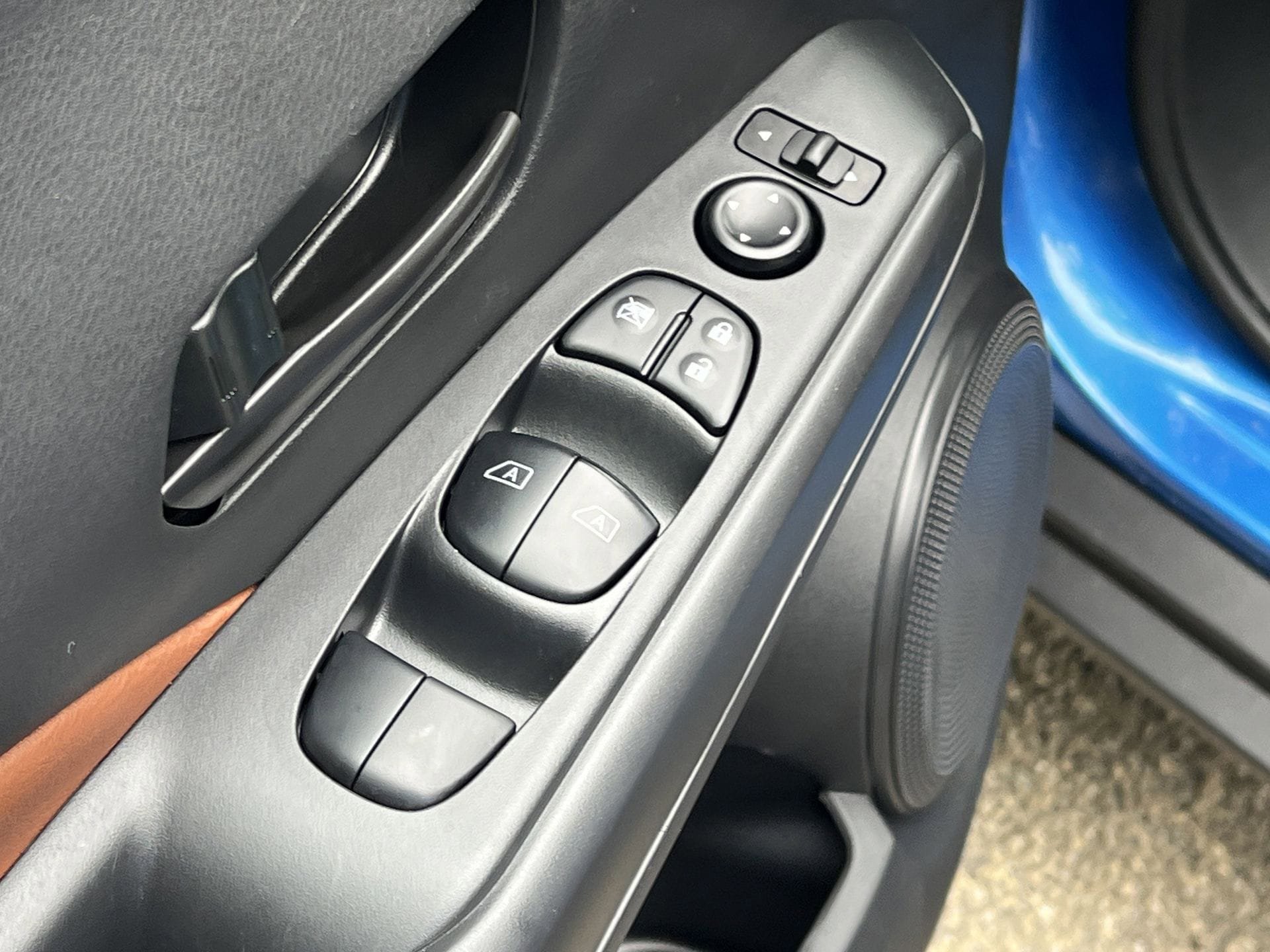 Certified 2025 Nissan Kicks Play S FWD image 15