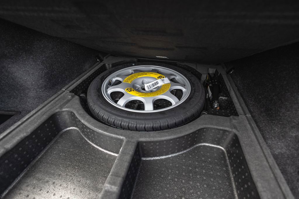 Used 2024 BMW 530i xDrive w/ Premium Package image 35