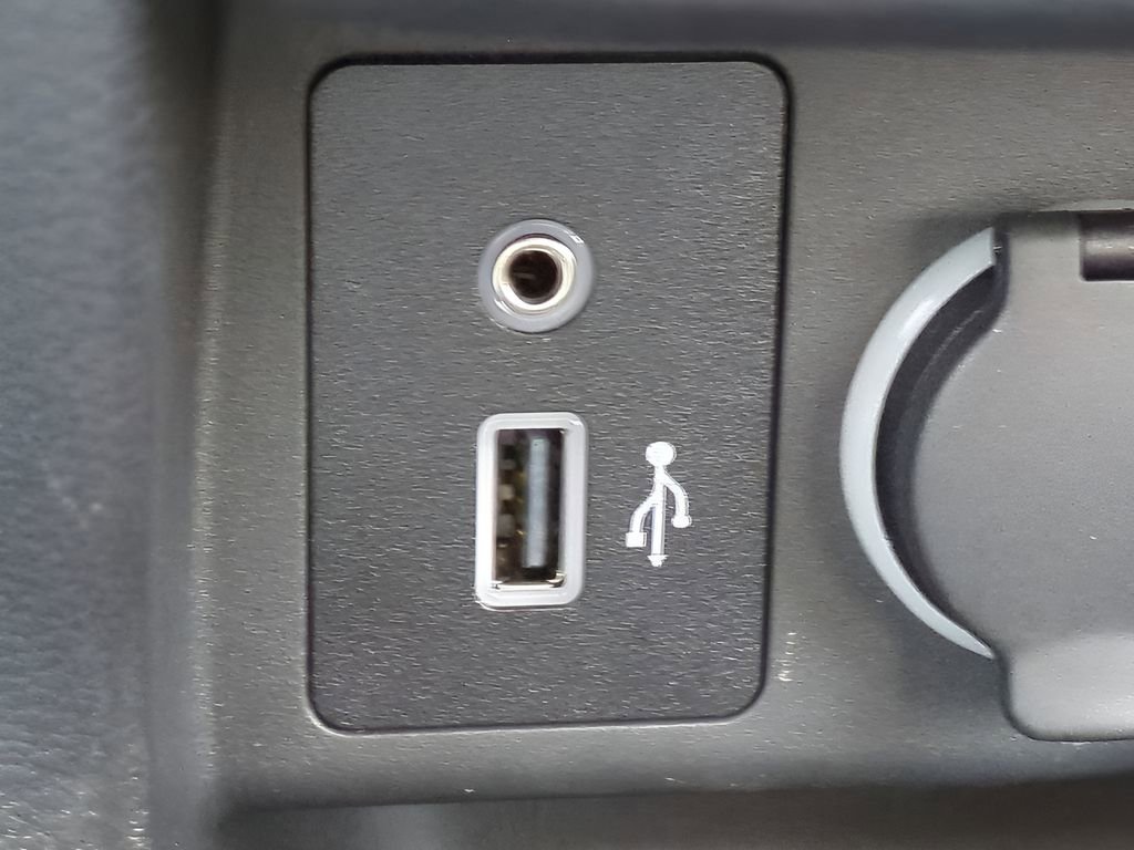 Certified 2025 Nissan Kicks Play S image 21