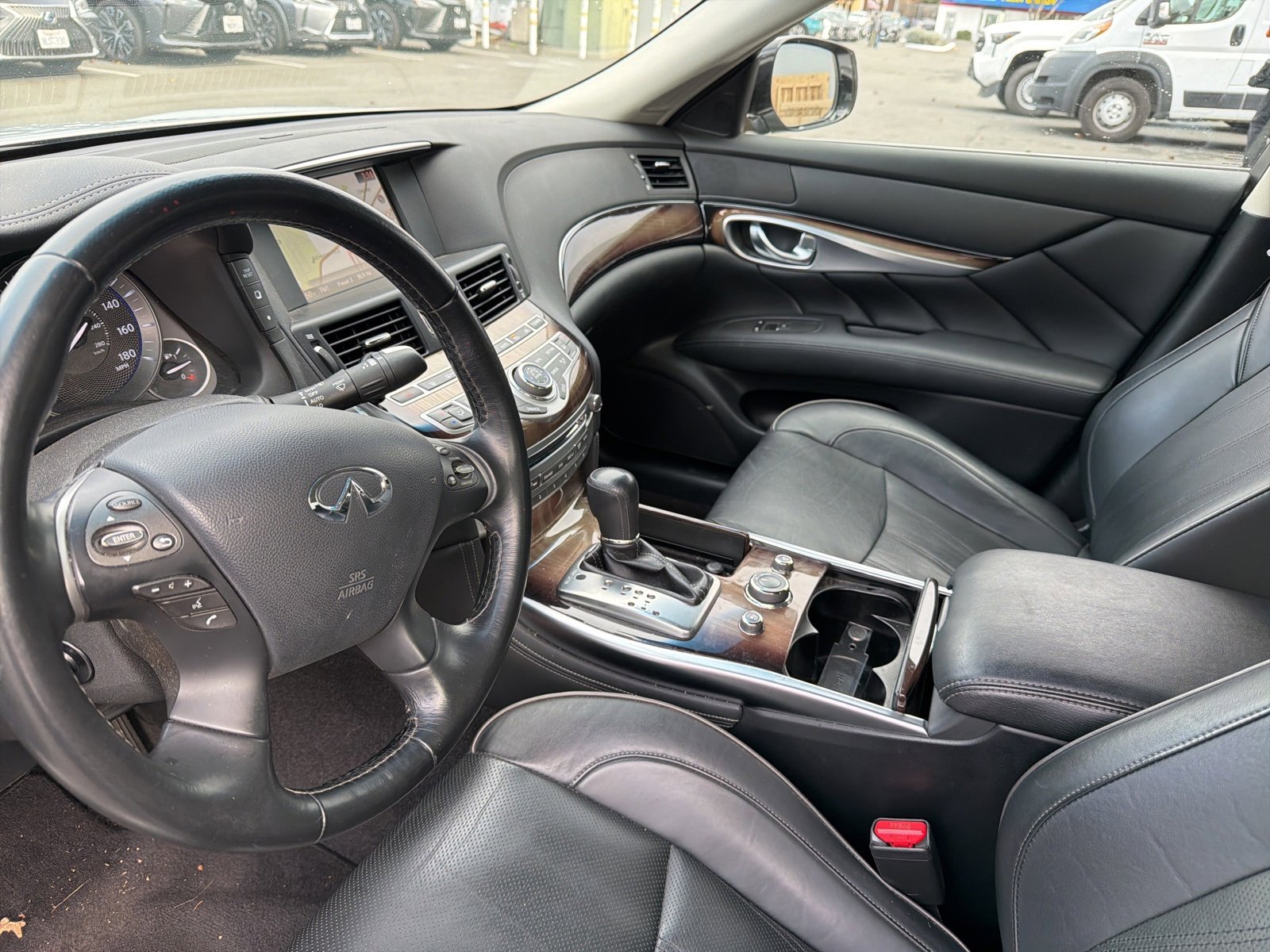 Used 2017 INFINITI Q70 L 3.7 w/ Deluxe Touring Package image 5