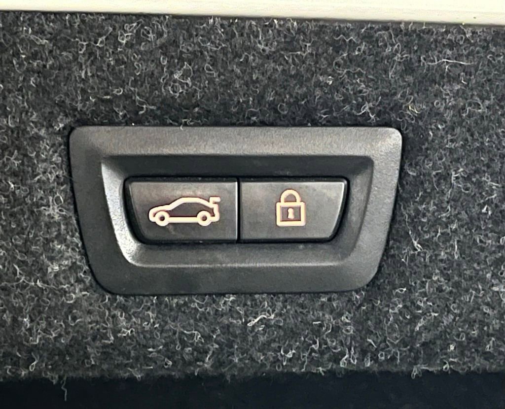 Used 2018 BMW 530i xDrive AWD/4WD image 39